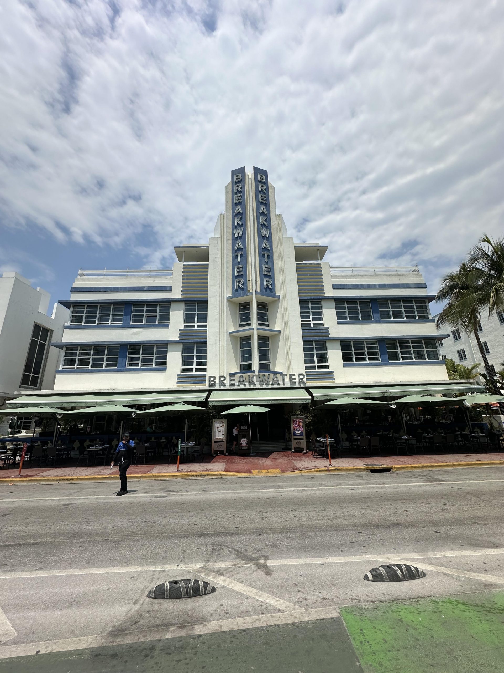 The Breakwater Hotel: Its striking vertical tower, flanked by neon lights and curved “eyebrow” shades, has made it an enduring symbol of Miami’s Art Deco district. 